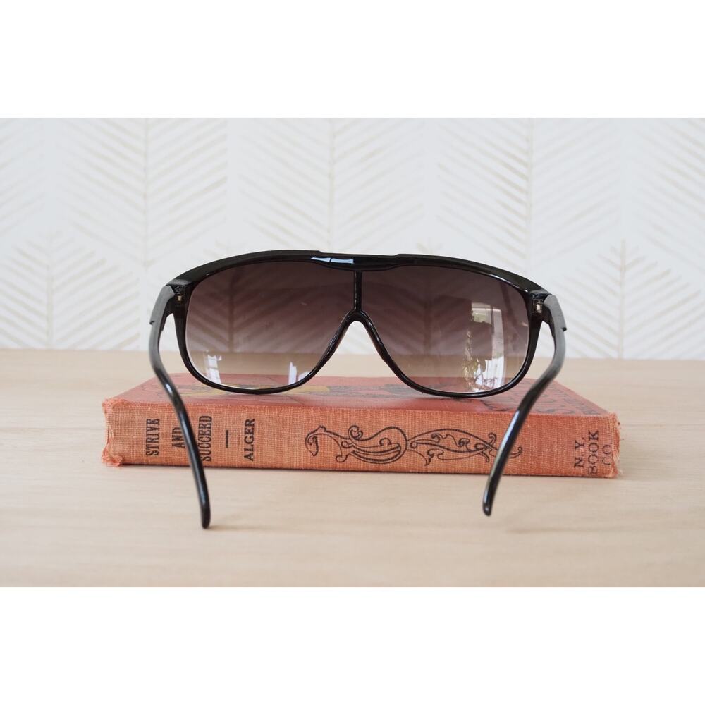 Vintage 1980s Shield Sunglasses New Old Stock Hipster Sporty Mask type Lens - Picture 12 of 14
